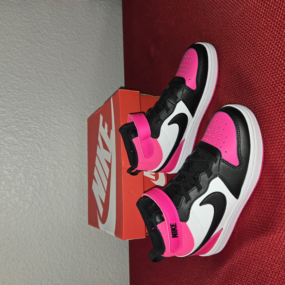 Nike High-Top Sneakers in Pink and Black
